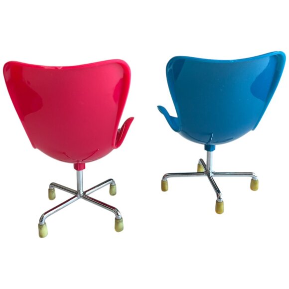 Set of 2 Doll Chairs Pink & Blue Plastic Furniture for Fashion Dolls or Display - Picture 4 of 9